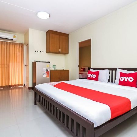 Готель Oyo 237 Thitikorn Grandview Ban Pak Khlong Si Екстер'єр фото
