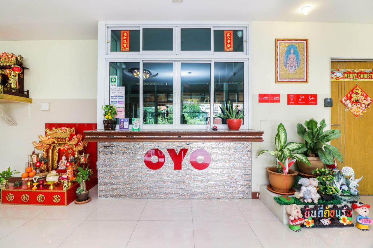 Готель Oyo 237 Thitikorn Grandview Ban Pak Khlong Si Екстер'єр фото